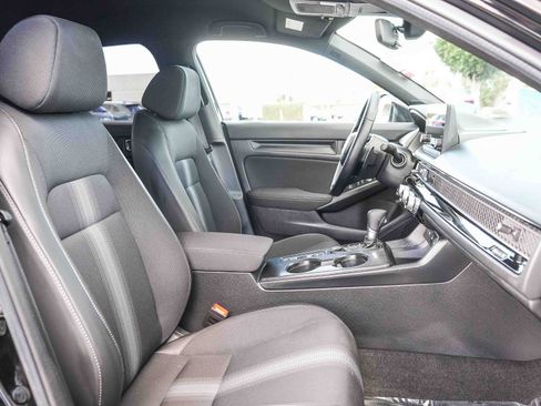 Certified 2025 Honda Civic Sport image 17