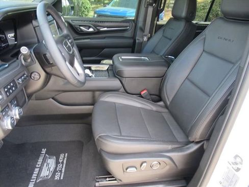 Used 2024 GMC Yukon Denali AWD/4WD image 18