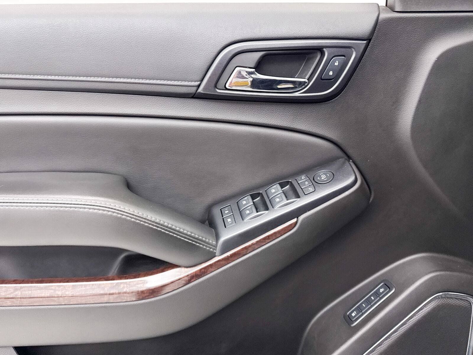 Used 2018 GMC Yukon SLT AWD/4WD image 24