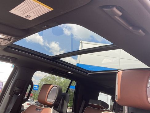 Used 2023 GMC Yukon Denali Ultimate image 10