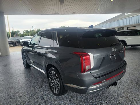 Used 2024 Hyundai Palisade Calligraphy FWD image 3