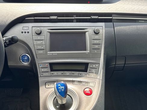 Used 2015 Toyota Prius Three image 18