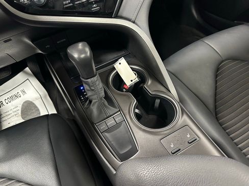 Used 2022 Toyota Camry SE image 34