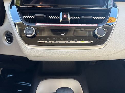 Used 2025 Toyota Corolla LE image 22