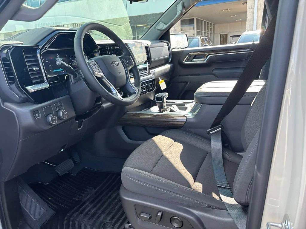 New 2026 Chevrolet Silverado 1500 RST w/ LPO, Dark Essentials Package RWD image 18