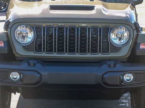 New 2025 Jeep Gladiator Sport image 7