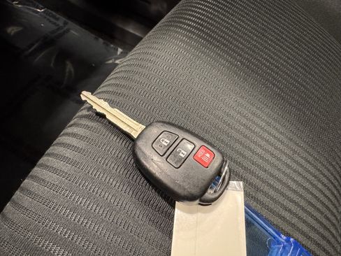 Used 2015 Toyota RAV4 LE image 11