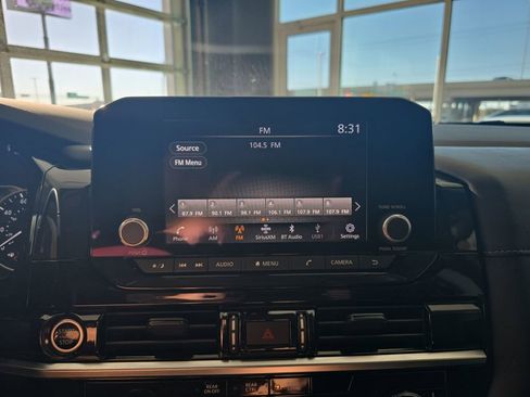 Used 2024 Nissan Pathfinder SV image 23