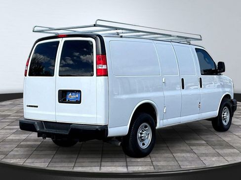 Used 2017 Chevrolet Express 2500 RWD image 6