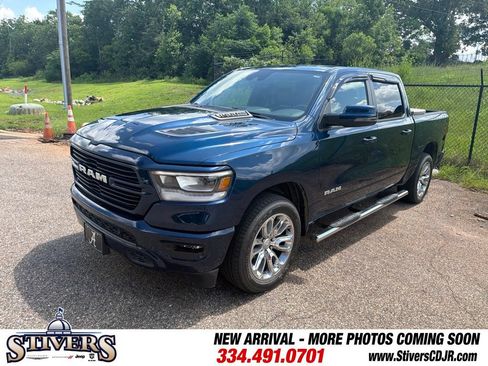 Used 2024 RAM 1500 Laramie AWD/4WD image 4