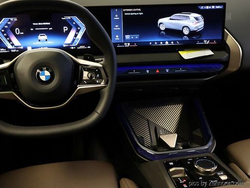 Used 2025 BMW X3 xDrive30i w/ Premium Package image 16