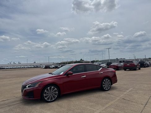 Certified 2023 Nissan Altima 2.5 SL FWD image 12