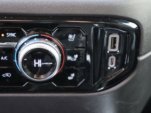 Certified 2022 GMC Sierra 1500 SLT image 35