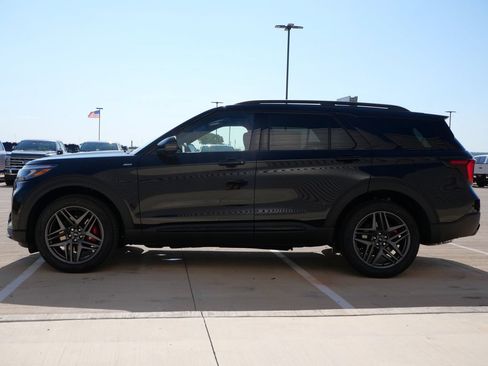 New 2026 Ford Explorer ST-Line w/ ST-Line Street Pack AWD/4WD image 3