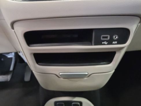 Used 2017 Chrysler Pacifica Touring-L FWD image 20