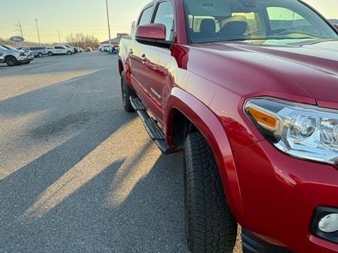 Used 2021 Toyota Tacoma SR5 image 5