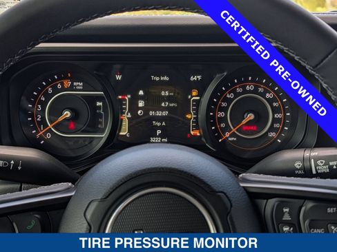 Used 2025 Jeep Gladiator Mojave w/ Safety Group AWD/4WD image 30