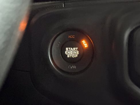 Used 2021 Jeep Wrangler Unlimited Sport image 23