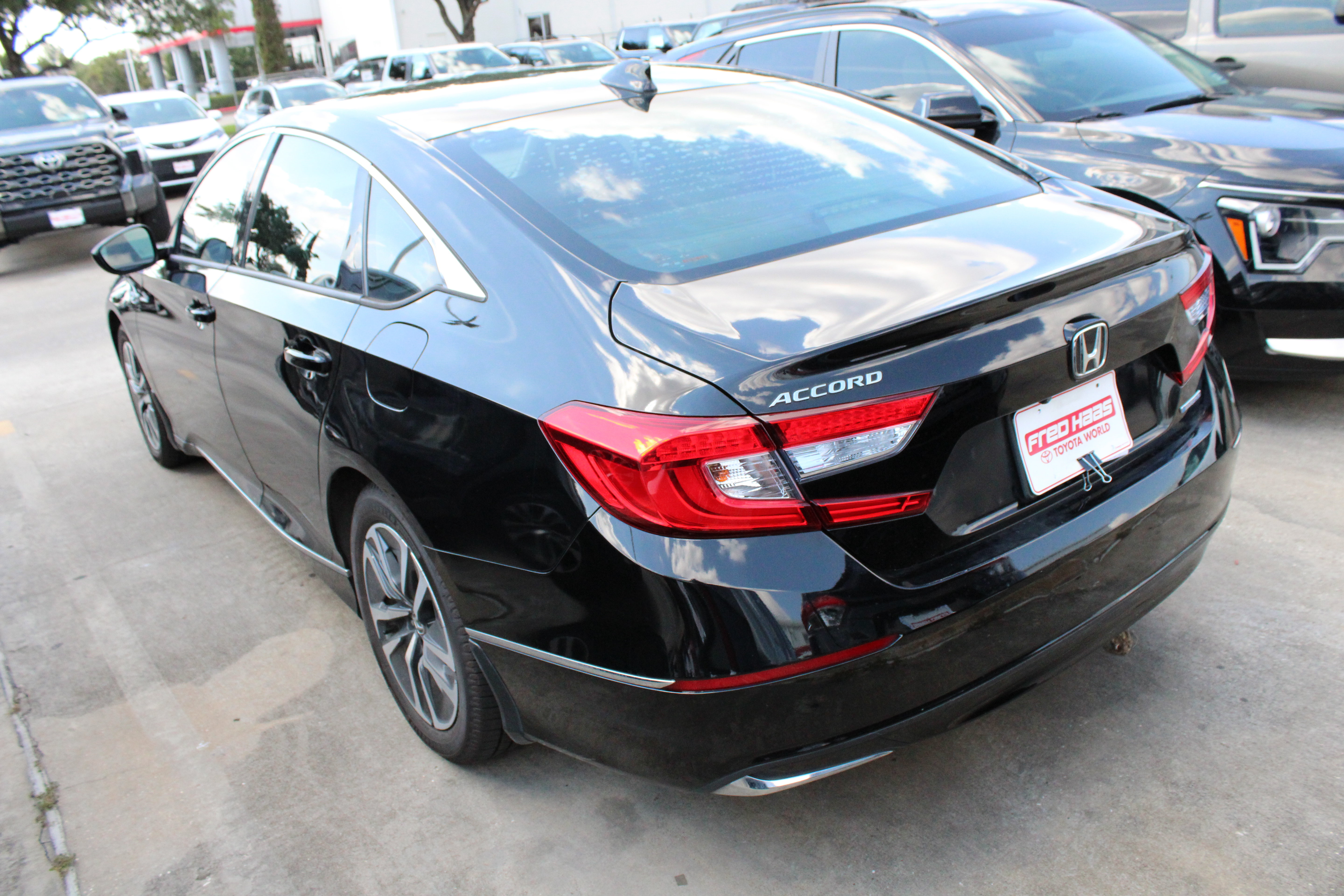Used 2020 Honda Accord EX image 7