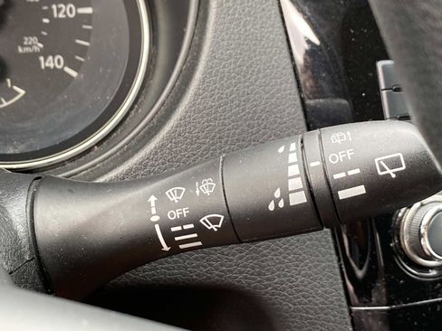 Used 2021 Nissan Rogue Sport S image 19