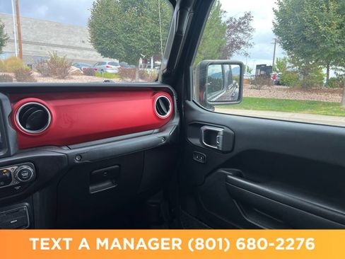 Used 2022 Jeep Gladiator Rubicon AWD/4WD image 26