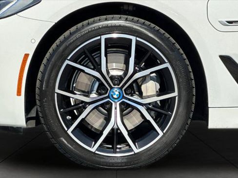 Used 2023 BMW 530e T w/ M Sport Package image 25