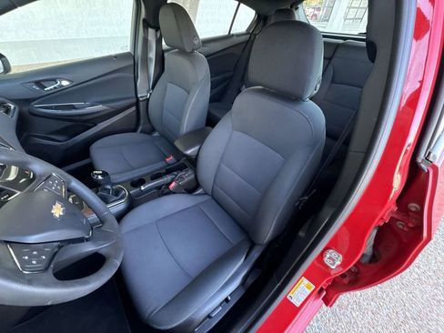 Used 2018 Chevrolet Cruze LT w/ Convenience Package image 18