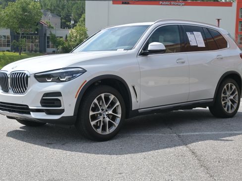 Used 2023 BMW X5 xDrive40i w/ Premium Package AWD/4WD image 5