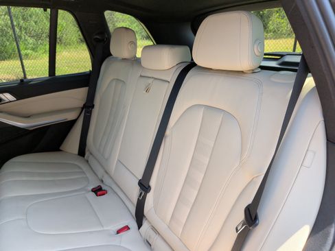 Used 2022 BMW X5 xDrive45e w/ M Sport Package AWD/4WD image 38