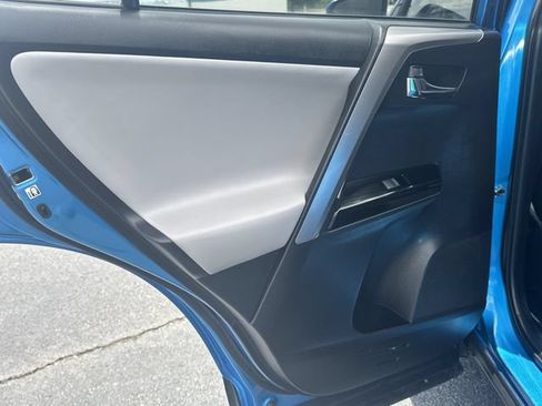 Certified 2016 Toyota RAV4 Limited FWD image 6