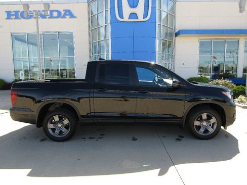 Used 2024 Honda Ridgeline TrailSport image 4