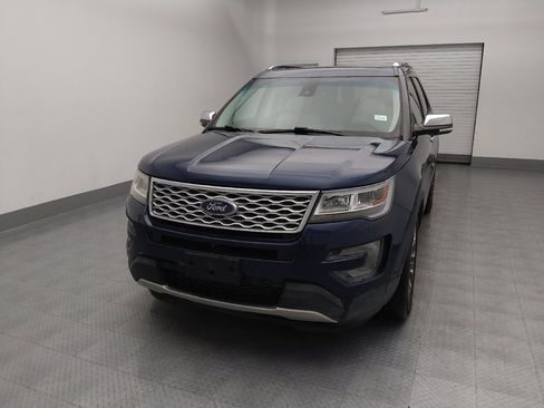 Used 2017 Ford Explorer Platinum image 15