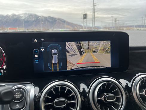 Certified 2025 Mercedes-Benz GLB 250 4MATIC image 21