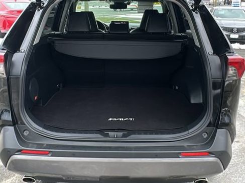 Used 2021 Toyota RAV4 Limited image 26