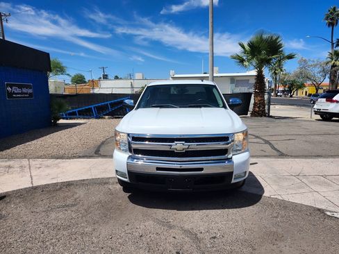Used 2011 Chevrolet Silverado 1500 LT w/ Regional Value Package RWD image 6