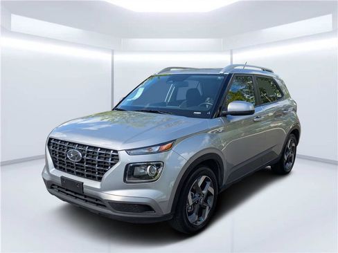 Used 2025 Hyundai Venue SEL FWD image 7