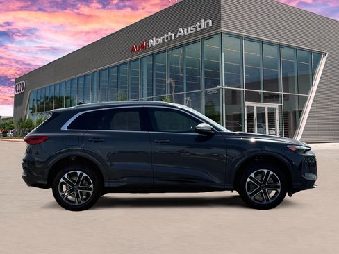Used 2025 Audi Q5 Premium w/ Convenience Package AWD/4WD image 6