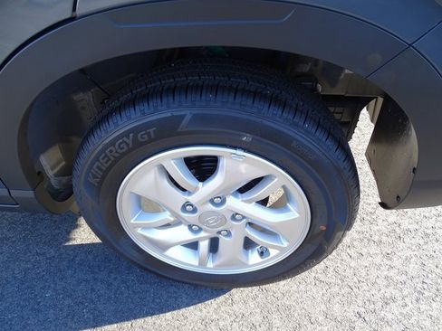 New 2026 Hyundai Venue SE image 9