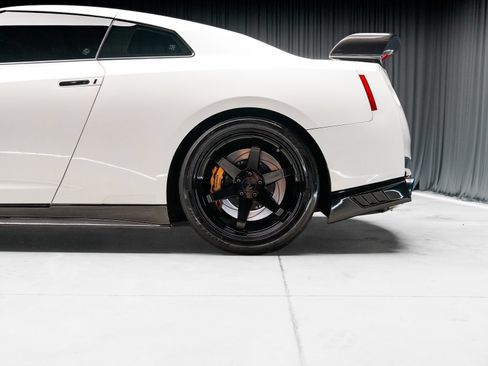 Used 2015 Nissan GT-R Premium AWD/4WD image 40
