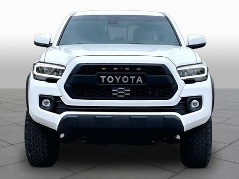 Used 2023 Toyota Tacoma TRD Off-Road w/ Advanced Technology Package AWD/4WD image 4