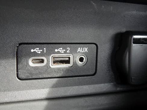 Used 2025 Nissan Sentra SV FWD image 17