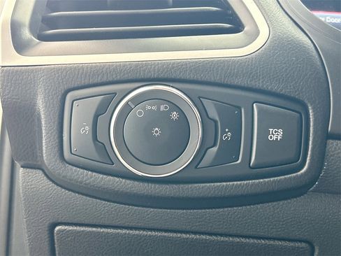 Used 2024 Ford Edge SEL image 14