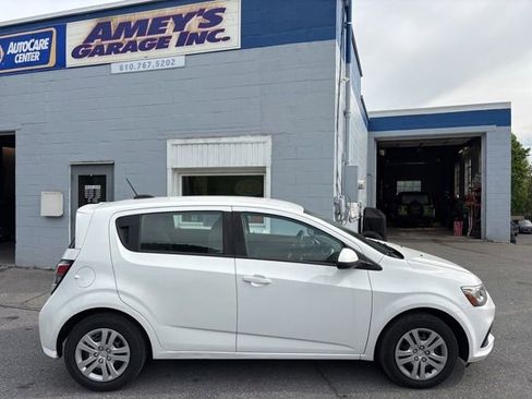 Used 2017 Chevrolet Sonic LT FWD image 7