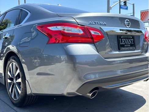 Used 2016 Nissan Altima 2.5 SV w/ Convenience Package FWD image 8