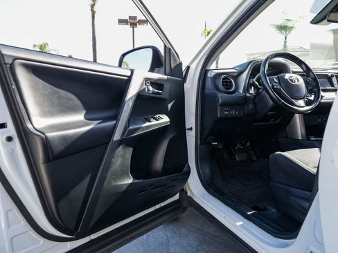 Used 2018 Toyota RAV4 XLE image 13