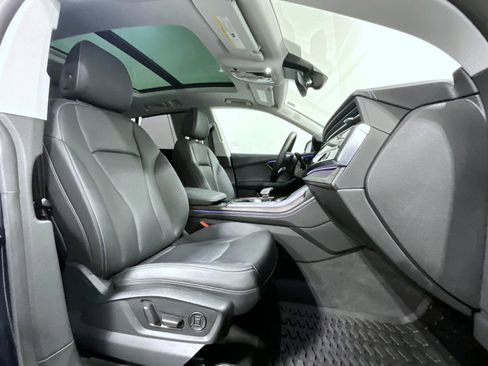 Used 2023 Audi Q8 Prestige image 16