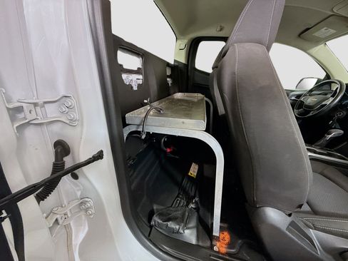 Used 2022 Chevrolet Colorado LT w/ Fleet Safety Package RWD image 26