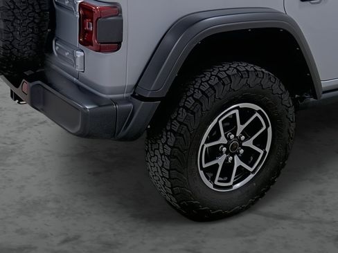 Used 2024 Jeep Wrangler Unlimited Rubicon image 12