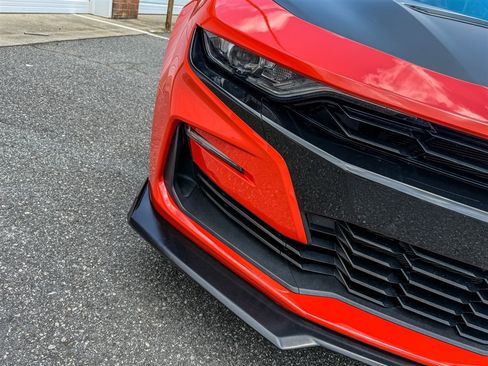Used 2019 Chevrolet Camaro SS RWD image 11