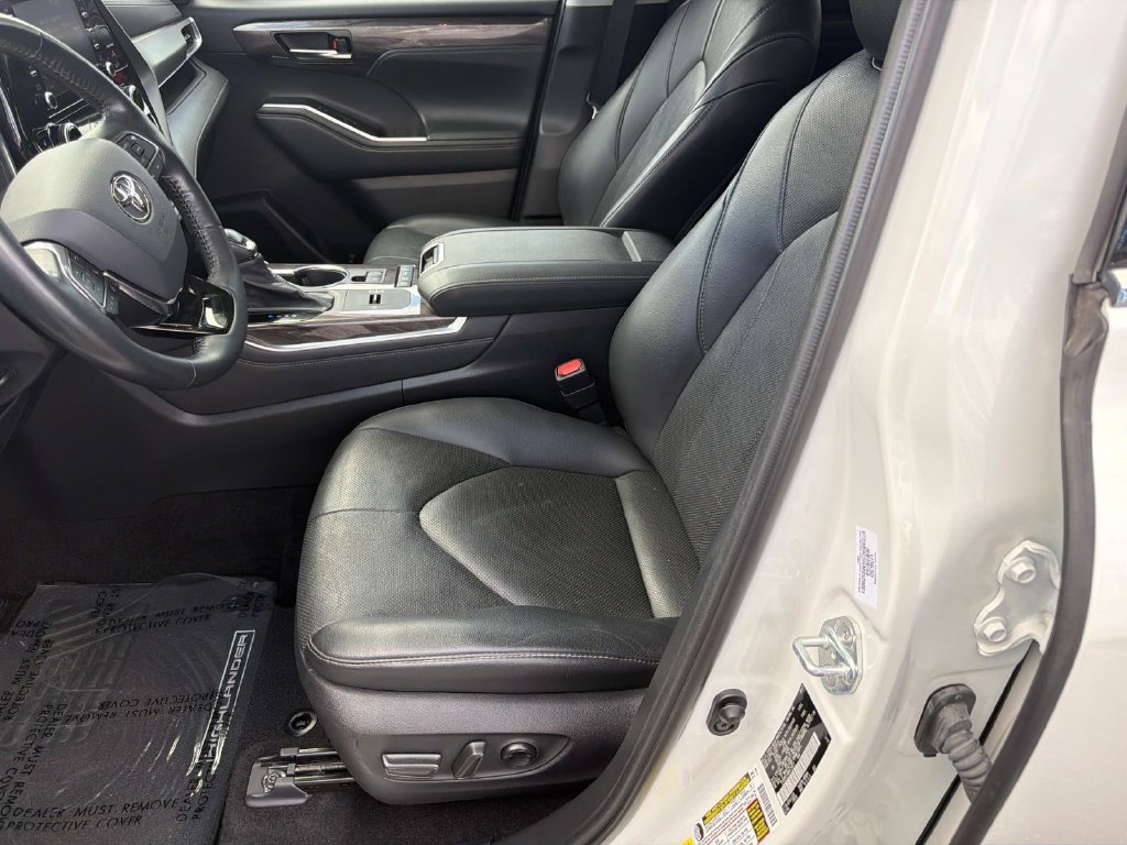 Used 2021 Toyota Highlander Limited AWD/4WD image 20